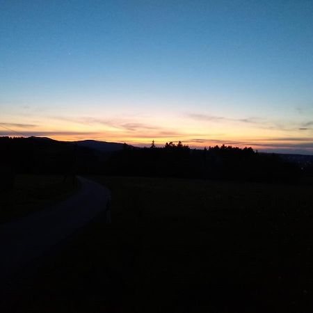 Ferienwohnung Steinwald Auslaeufer Mit Blick Auf Koesseine Waldershof Exterior photo