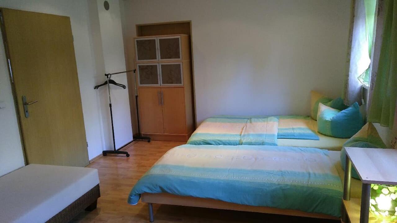 Ferienwohnung Steinwald Auslaeufer Mit Blick Auf Koesseine Waldershof Exterior photo